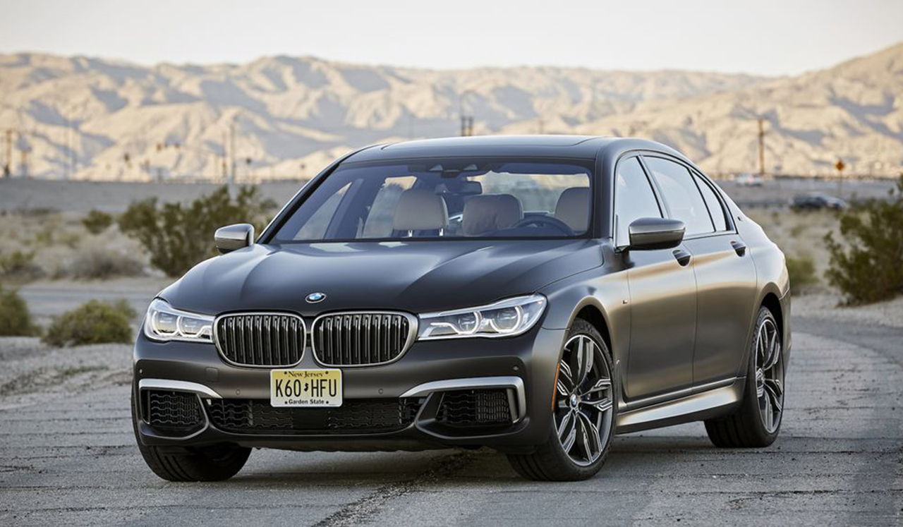 BMW прощается с двигателем V-12 