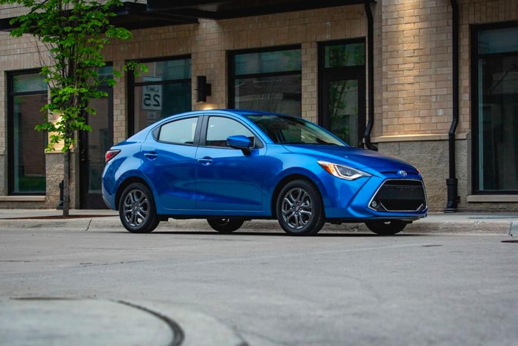 yaris-side.jpg