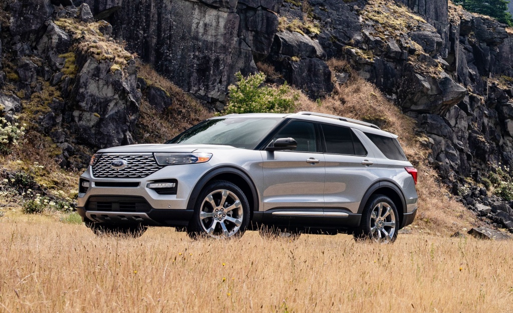 2020-ford-explorer-platinum-104-1560790473.jpg