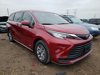 TOYOTA SIENNA LE 2021