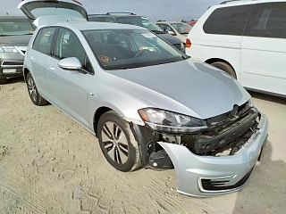 VOLKSWAGEN E-GOLF SE 2019