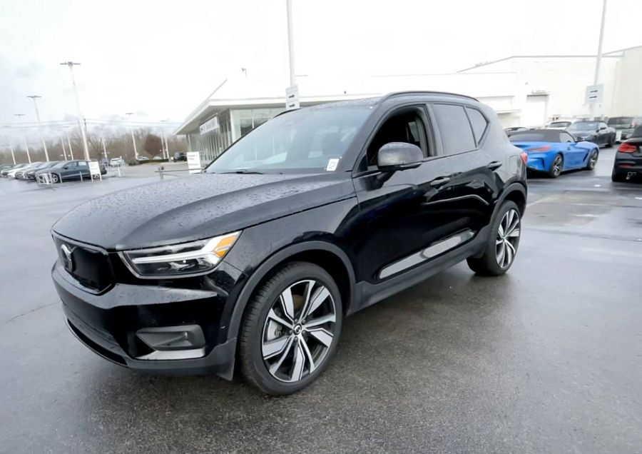 Volvo XC40 Recharge Pure Electric Twin Plus 2022