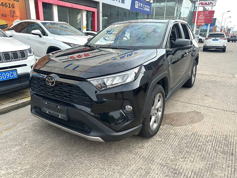 TOYOTA RAV4 2021