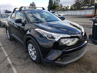 TOYOTA C-HR XLE 2019