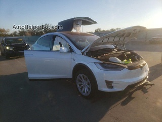 2020 Tesla Model X vin: 5YJXCBE24LF233901