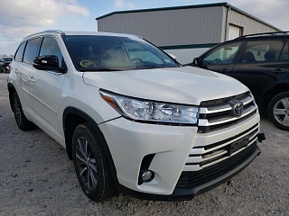 TOYOTA HIGHLANDER SE 2018