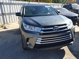 TOYOTA HIGHLANDER SE 2018