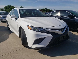 TOYOTA CAMRY SE 2020
