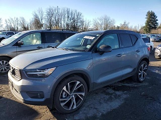 VOLVO XC40 T5 R-DESIGN 2021