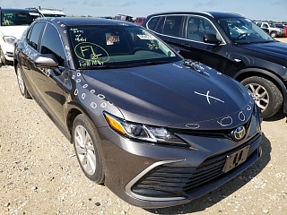 TOYOTA CAMRY LE 2021