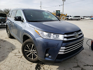 TOYOTA HIGHLANDER SE 2019