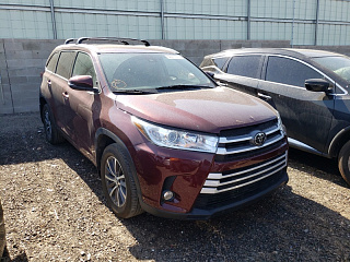 TOYOTA HIGHLANDER SE 2018