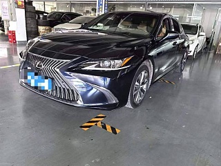 LEXUS ES 300H 2020