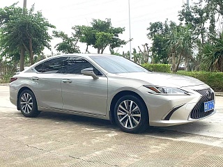 LEXUS ES 200 2020