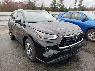 TOYOTA HIGHLANDER XLE 2021