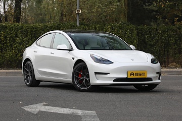 Tesla Model 3	Performance