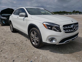 MERCEDES-BENZ GLA 250 2020