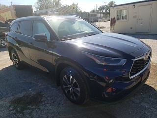 TOYOTA HIGHLANDER XLE 2021