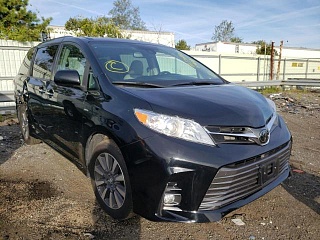 TOYOTA SIENNA XLE 2019