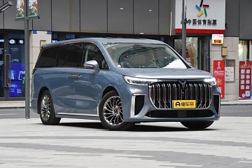 VOYAH Dreamer PHEV Low Carbon Dream